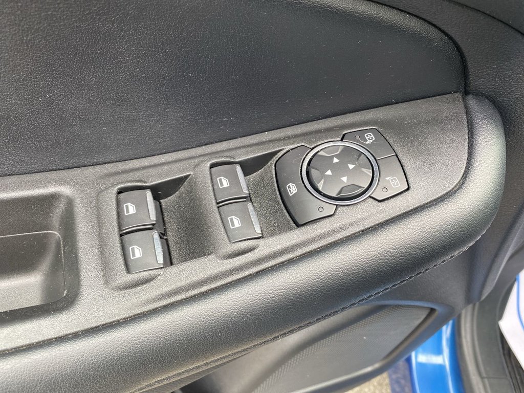 2022 Ford Edge SEL in Alliston, Ontario - 13 - w1024h768px