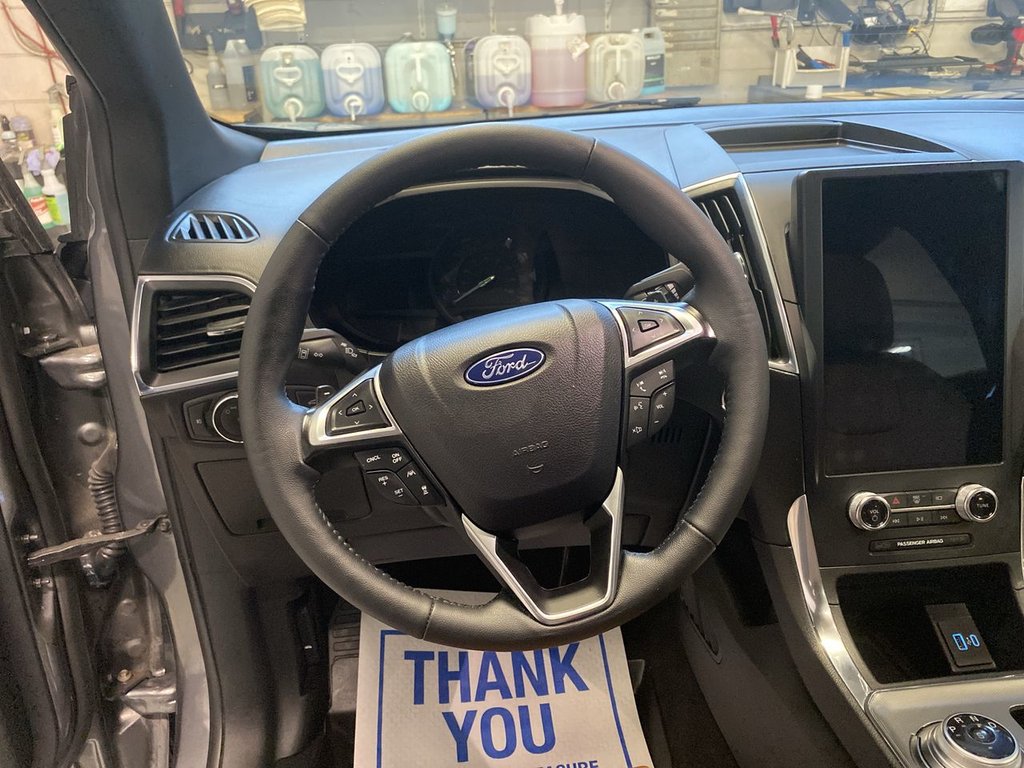 2024 Ford Edge Titanium in Alliston, Ontario - 14 - w1024h768px