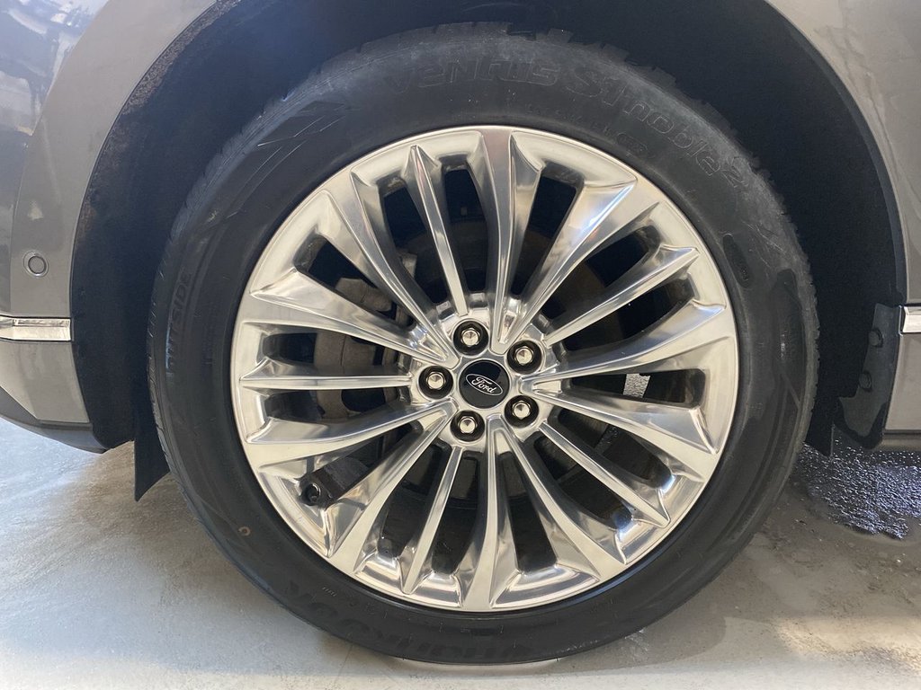 2024 Ford Edge Titanium in Alliston, Ontario - 10 - w1024h768px