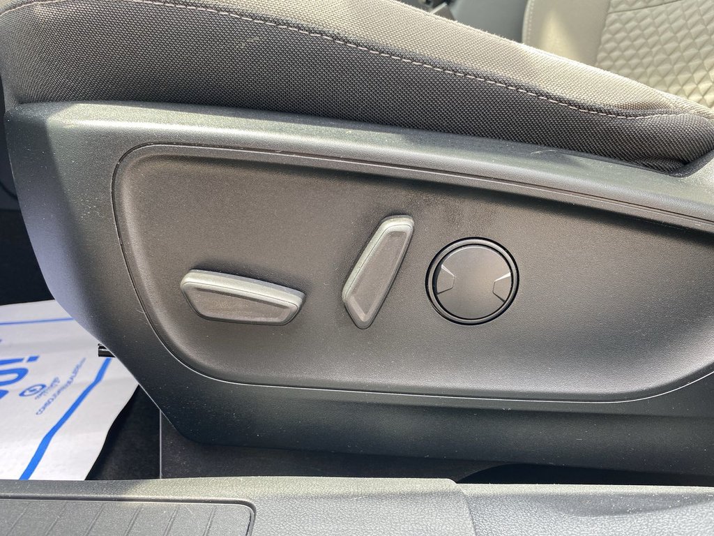 2020 Ford Escape SE in Alliston, Ontario - 12 - w1024h768px