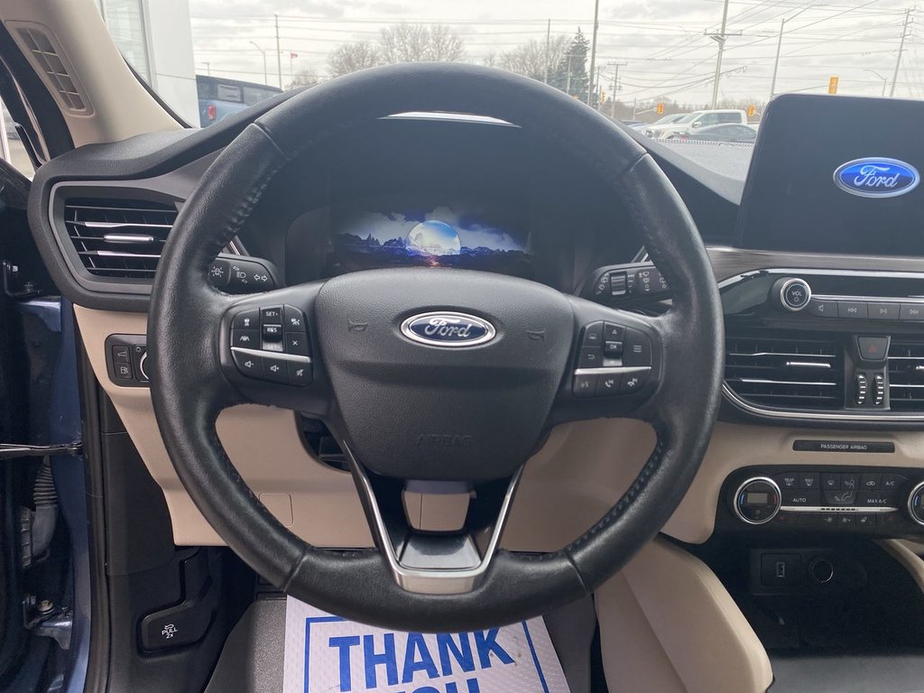 2020 Ford Escape Titanium Hybrid in Alliston, Ontario - 14 - w1024h768px