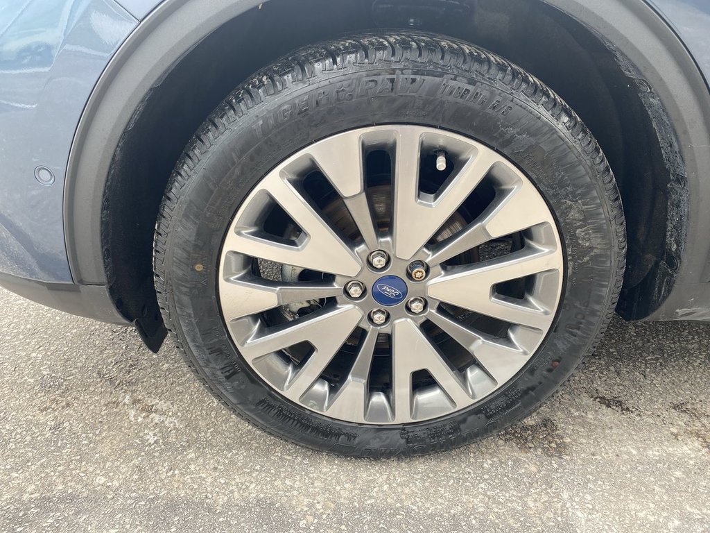 2020 Ford Escape Titanium Hybrid in Alliston, Ontario - 10 - w1024h768px