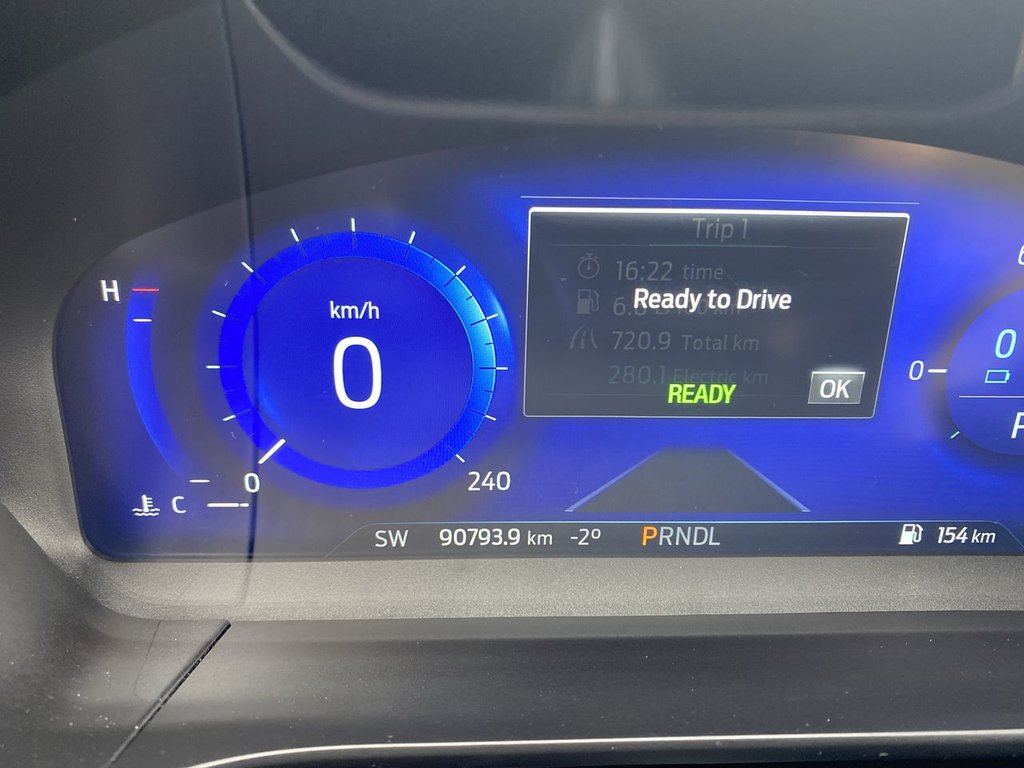 2020 Ford Escape Titanium Hybrid in Alliston, Ontario - 15 - w1024h768px