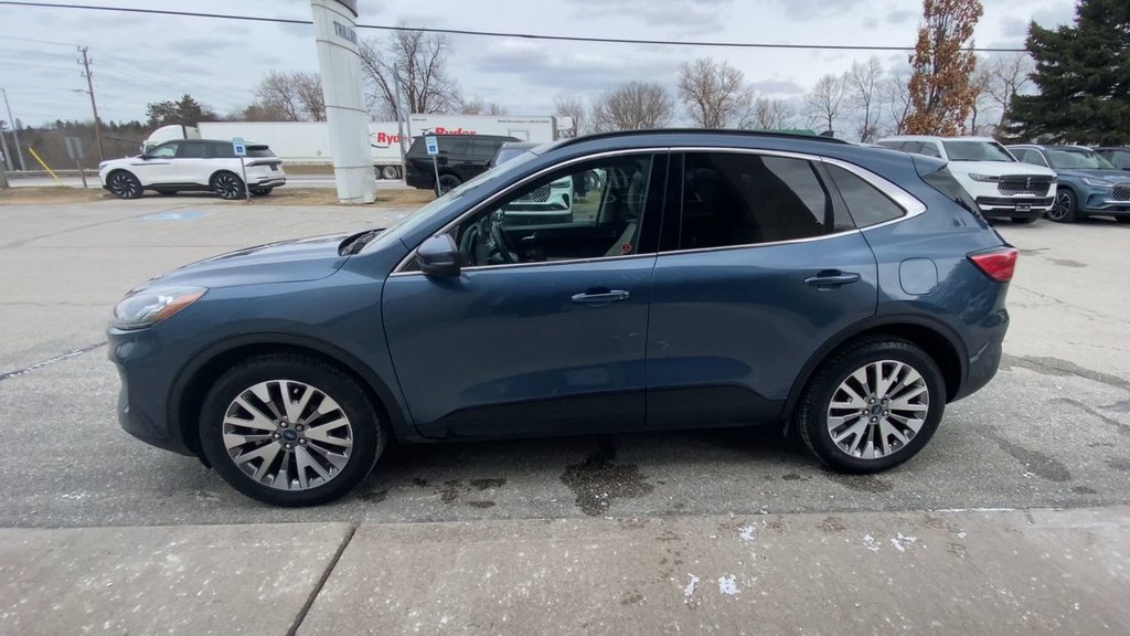 2020 Ford Escape Titanium Hybrid in Alliston, Ontario - 5 - w1024h768px