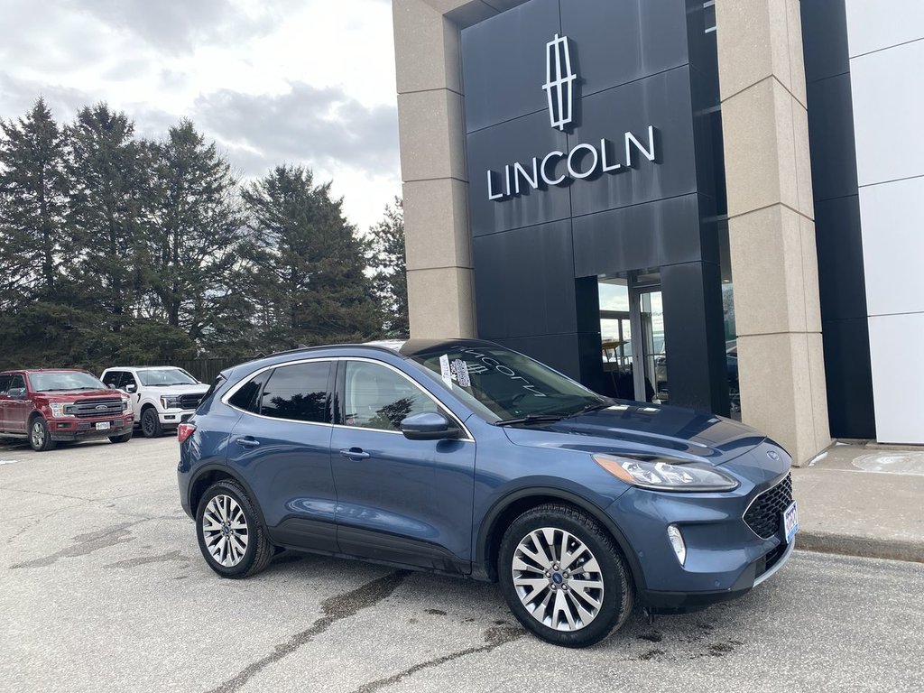 2020 Ford Escape Titanium Hybrid in Alliston, Ontario - 1 - w1024h768px