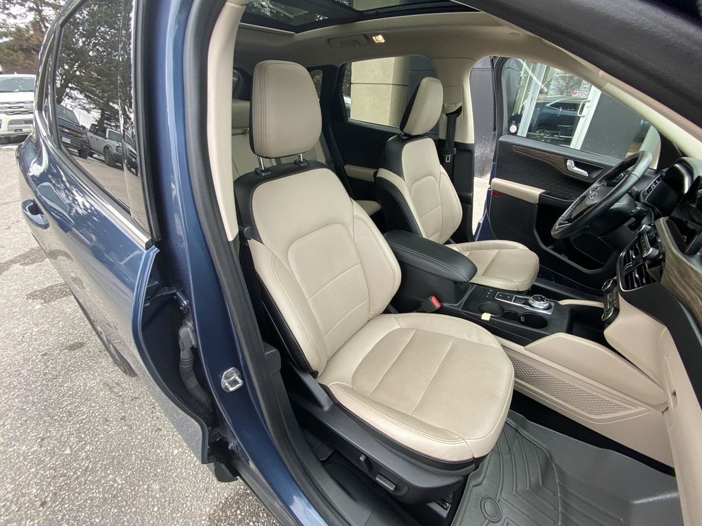 2020 Ford Escape Titanium Hybrid in Alliston, Ontario - 25 - w1024h768px