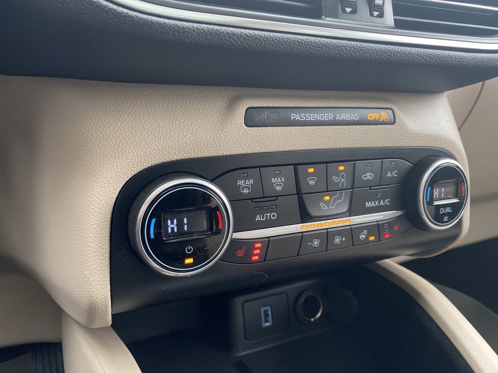 2020 Ford Escape Titanium Hybrid in Alliston, Ontario - 19 - w1024h768px