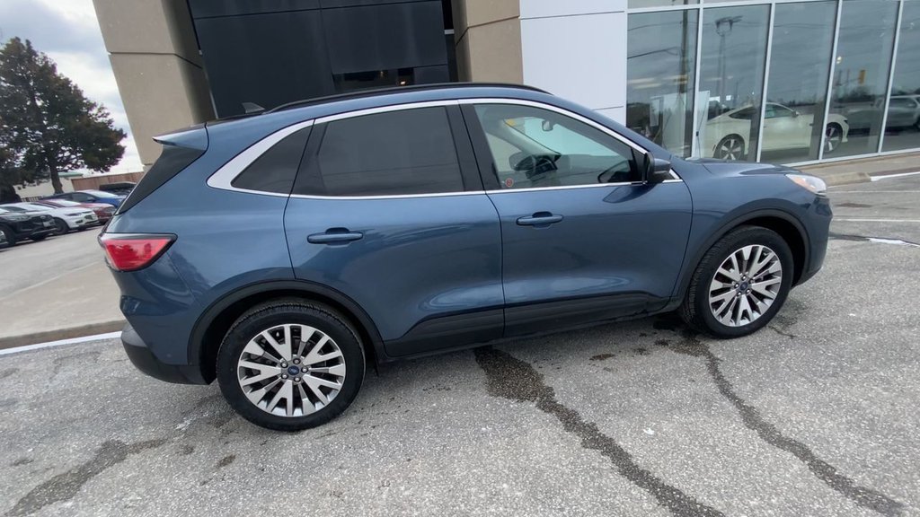 2020 Ford Escape Titanium Hybrid in Alliston, Ontario - 9 - w1024h768px