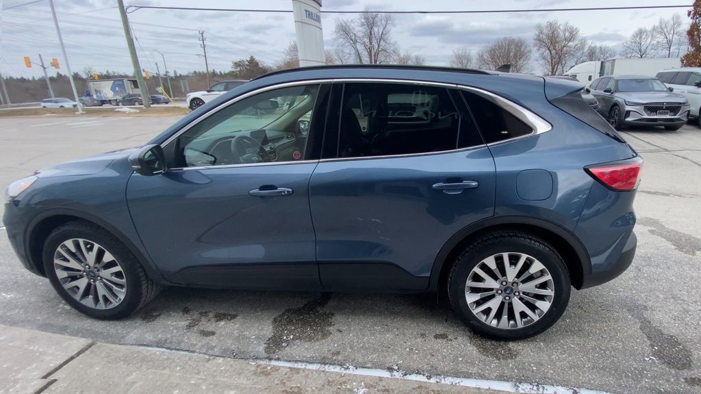 2020 Ford Escape Titanium Hybrid in Alliston, Ontario - 6 - w1024h768px
