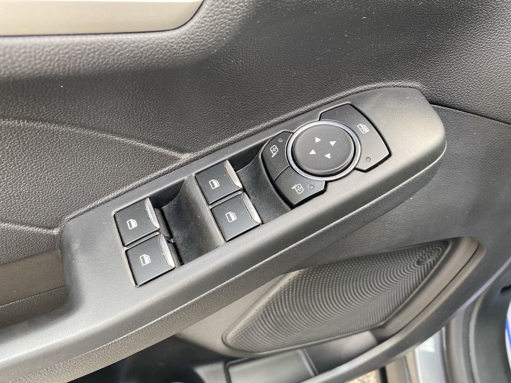 2021 Ford Escape SE in Alliston, Ontario - 13 - w1024h768px