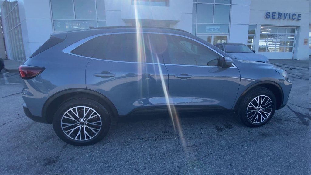 2025 Ford Escape PHEV in Alliston, Ontario - 9 - w1024h768px