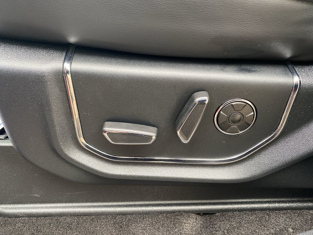 2021 Ford Expedition Platinum in Alliston, Ontario - 12 - w1024h768px