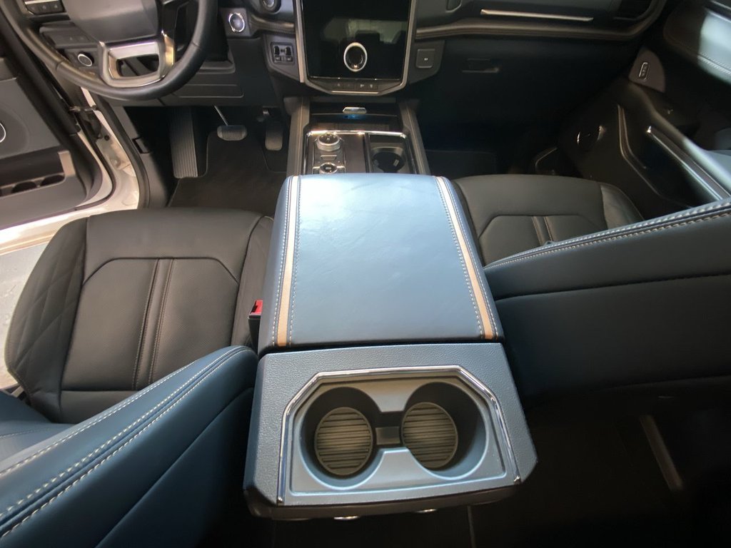 2024 Ford Expedition Platinum in Alliston, Ontario - 21 - w1024h768px