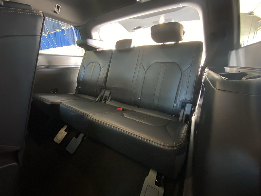 2024 Ford Expedition Platinum in Alliston, Ontario - 24 - w1024h768px