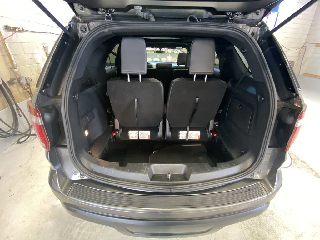 2018 Ford Explorer XLT in Alliston, Ontario - 25 - w1024h768px