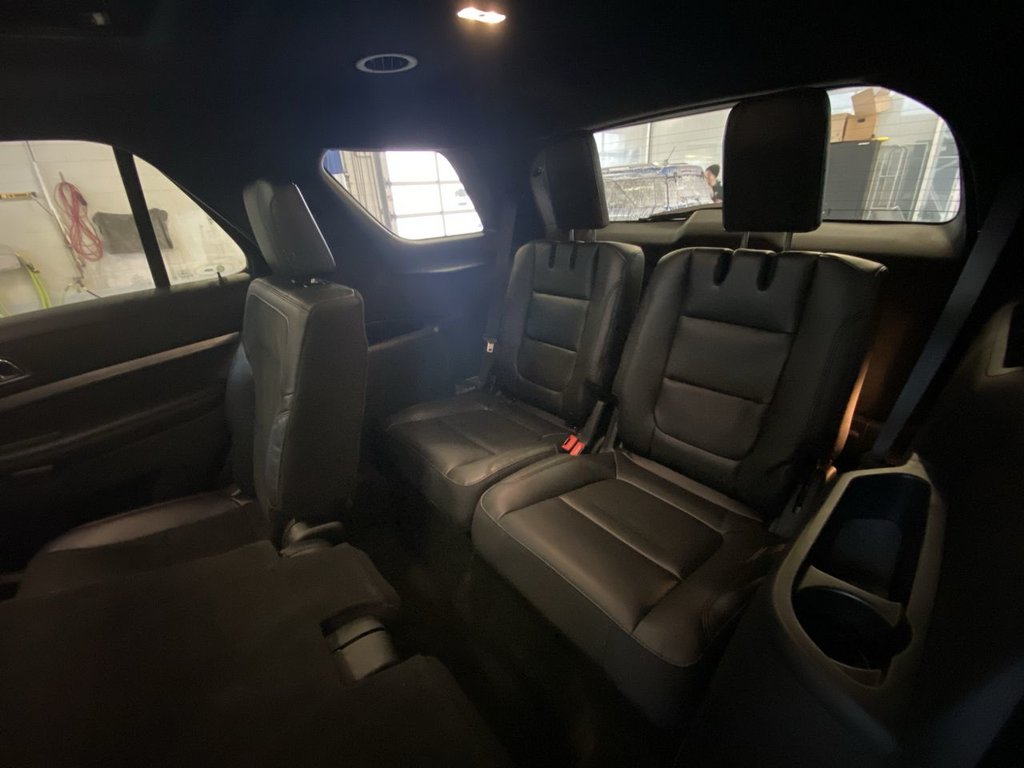 2018 Ford Explorer XLT in Alliston, Ontario - 24 - w1024h768px