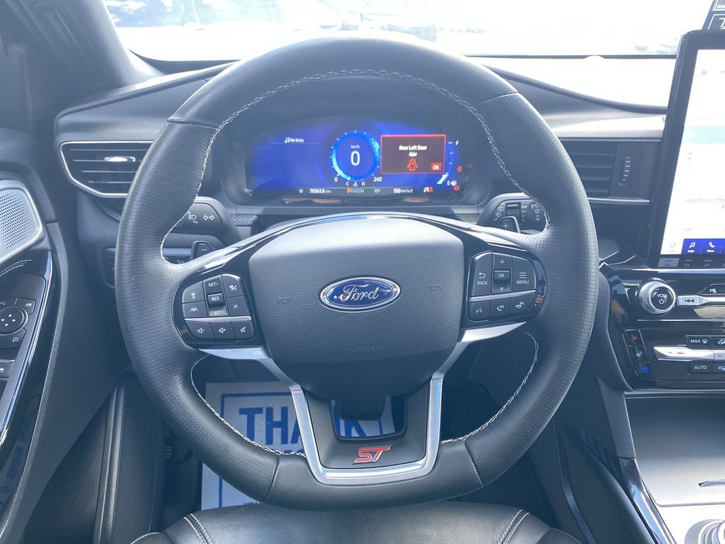 2021 Ford Explorer ST in Alliston, Ontario - 14 - w1024h768px