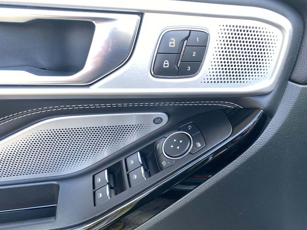 2021 Ford Explorer ST in Alliston, Ontario - 13 - w1024h768px