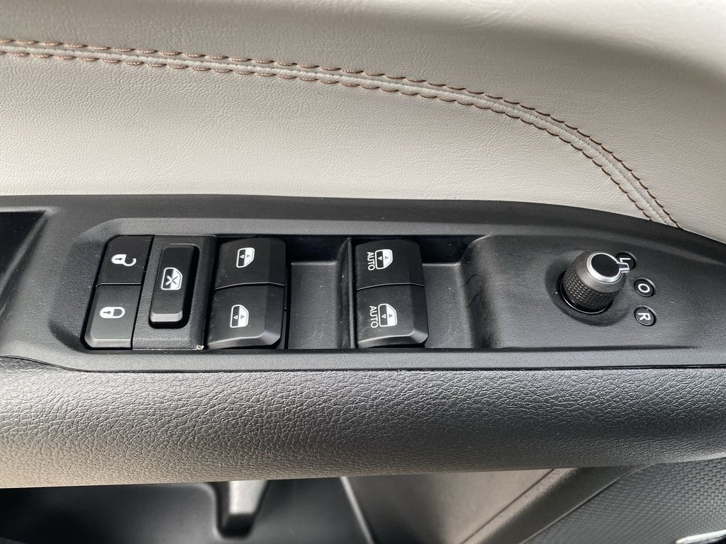 2025 Jeep Compass Limited in Alliston, Ontario - 13 - w1024h768px
