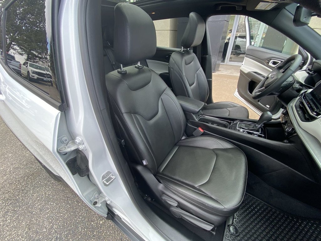2025 Jeep Compass Limited in Alliston, Ontario - 24 - w1024h768px