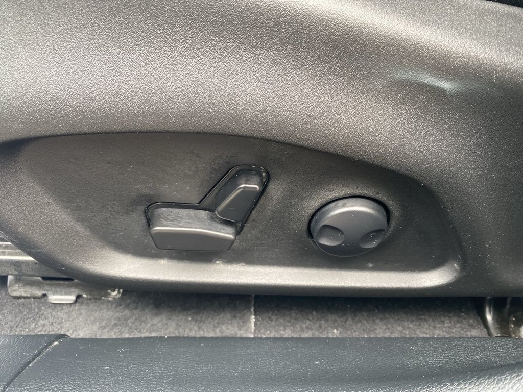 2025 Jeep Compass Limited in Alliston, Ontario - 12 - w1024h768px