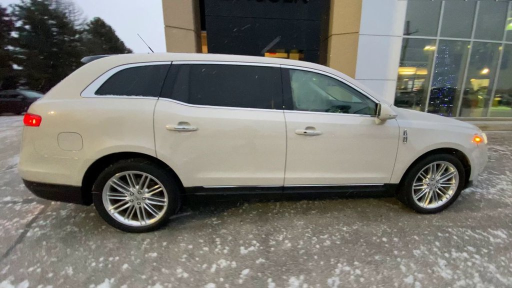 2019 Lincoln MKT Reserve in Alliston, Ontario - 9 - w1024h768px