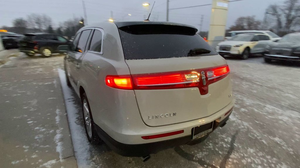 2019 Lincoln MKT Reserve in Alliston, Ontario - 7 - w1024h768px