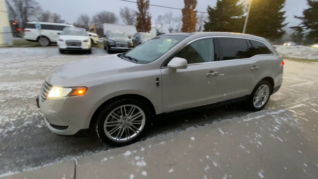 2019 Lincoln MKT Reserve in Alliston, Ontario - 4 - w1024h768px