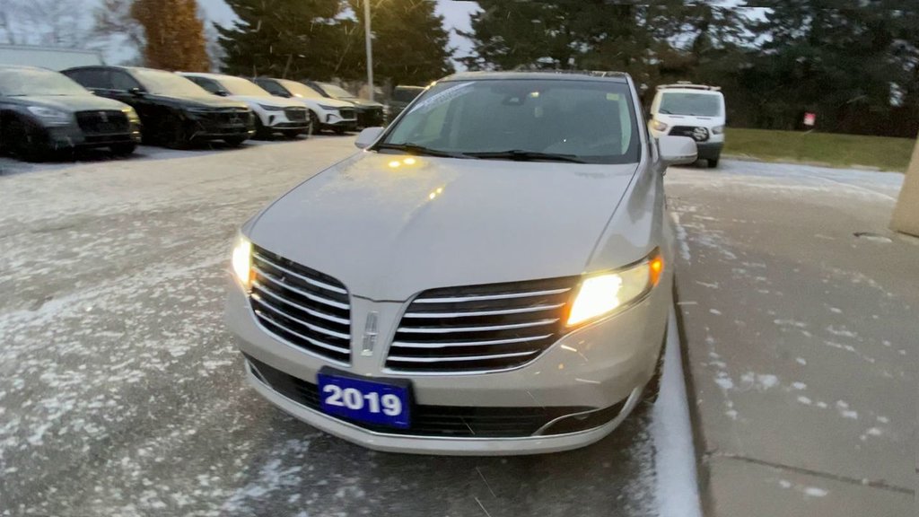 2019 Lincoln MKT Reserve in Alliston, Ontario - 3 - w1024h768px