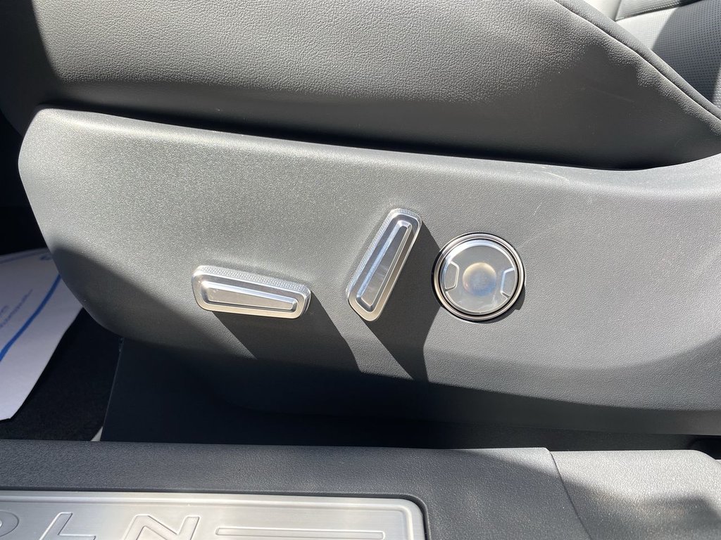 2025 Lincoln NAUTILUS PREMIERE in Alliston, Ontario - 12 - w1024h768px