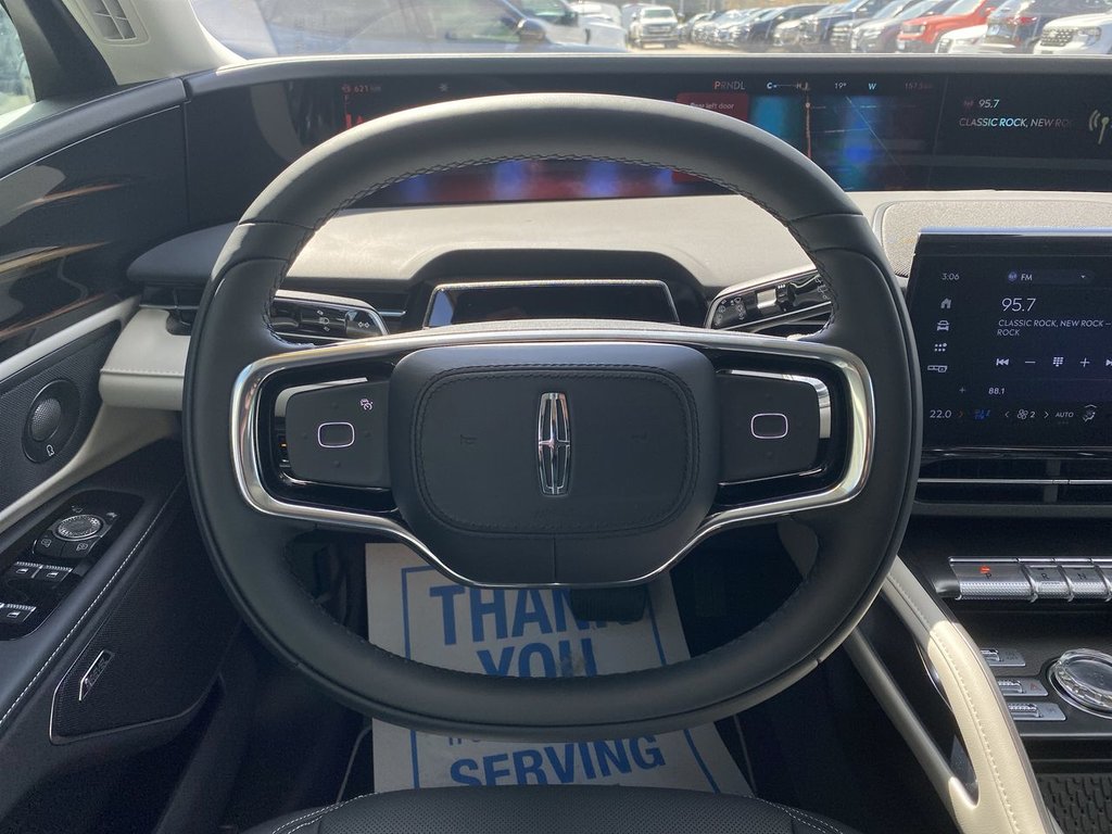 2025 Lincoln NAUTILUS PREMIERE in Alliston, Ontario - 14 - w1024h768px