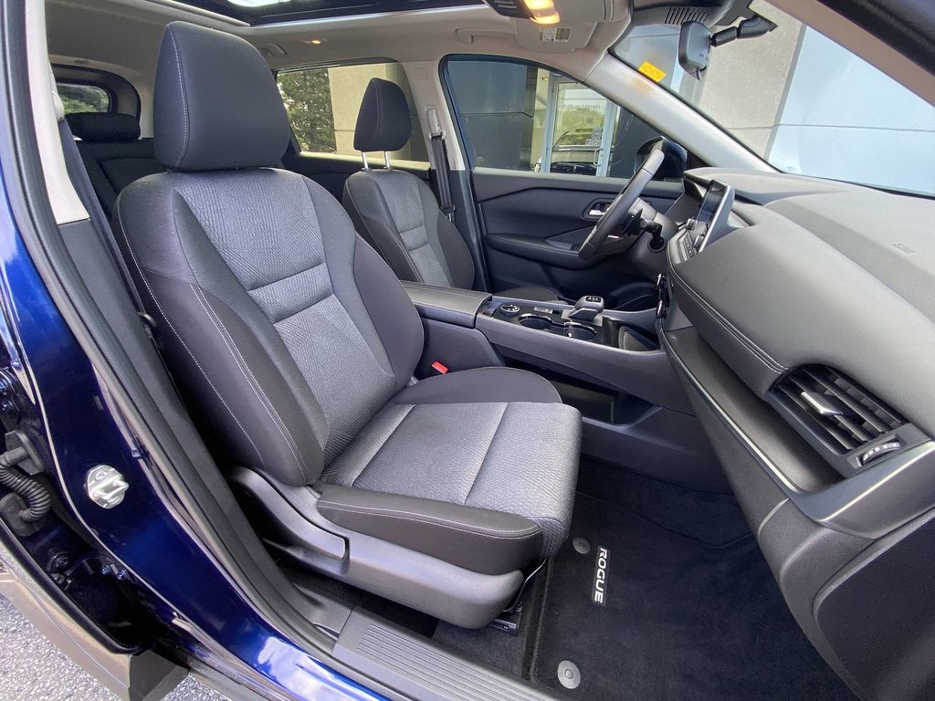 2024 Nissan Rogue SV Moonroof in Alliston, Ontario - 24 - w1024h768px
