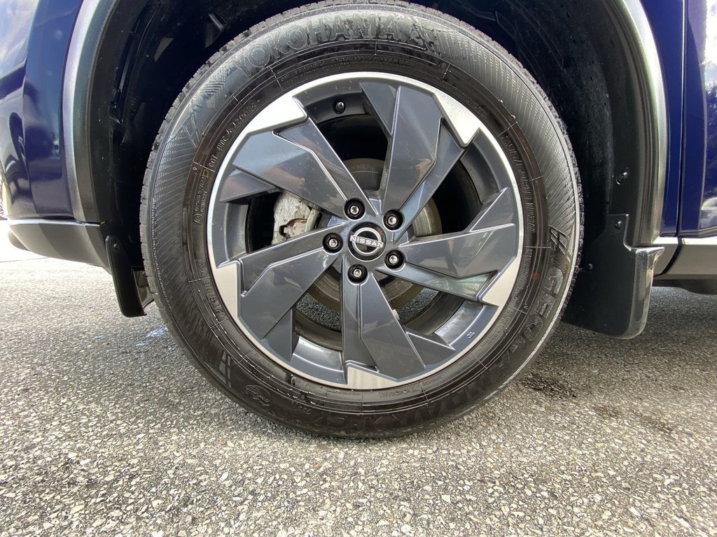 2024 Nissan Rogue SV Moonroof in Alliston, Ontario - 10 - w1024h768px