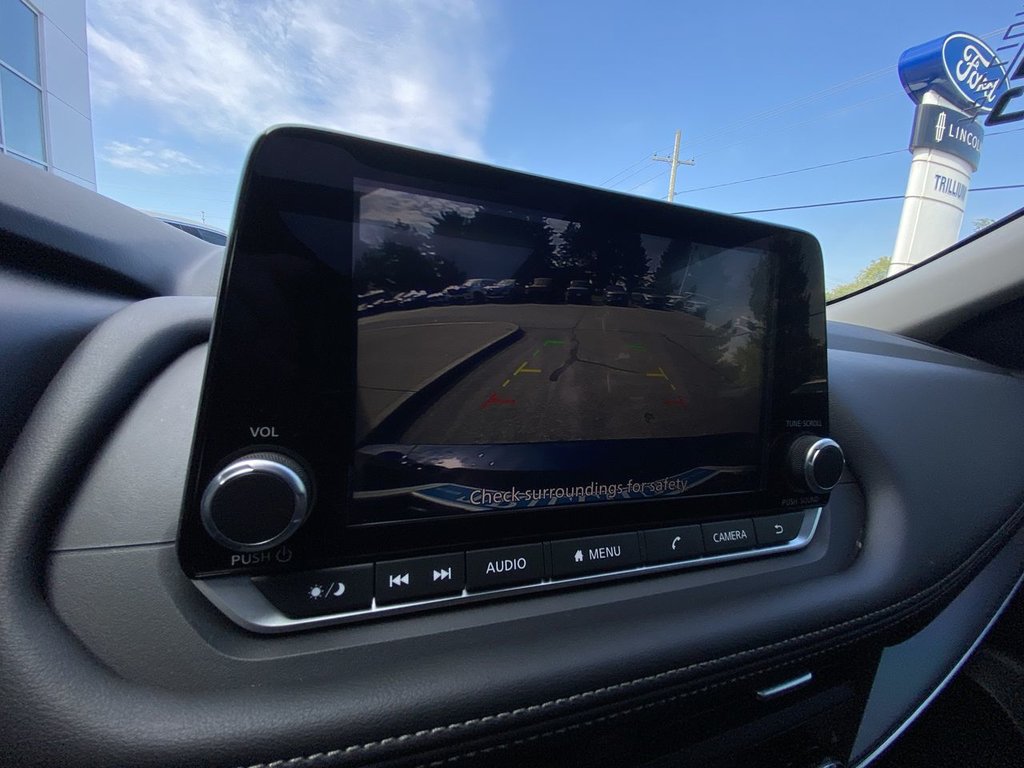 2024 Nissan Rogue SV Moonroof in Alliston, Ontario - 17 - w1024h768px