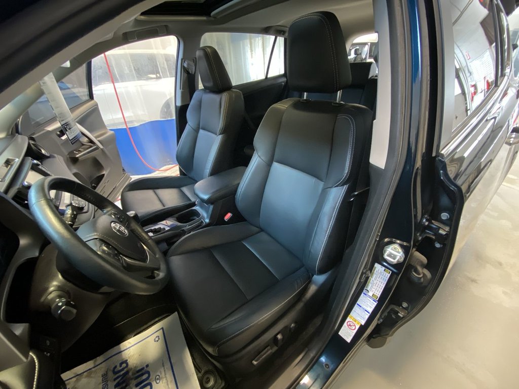 2018 Toyota RAV4 Limited in Alliston, Ontario - 11 - w1024h768px