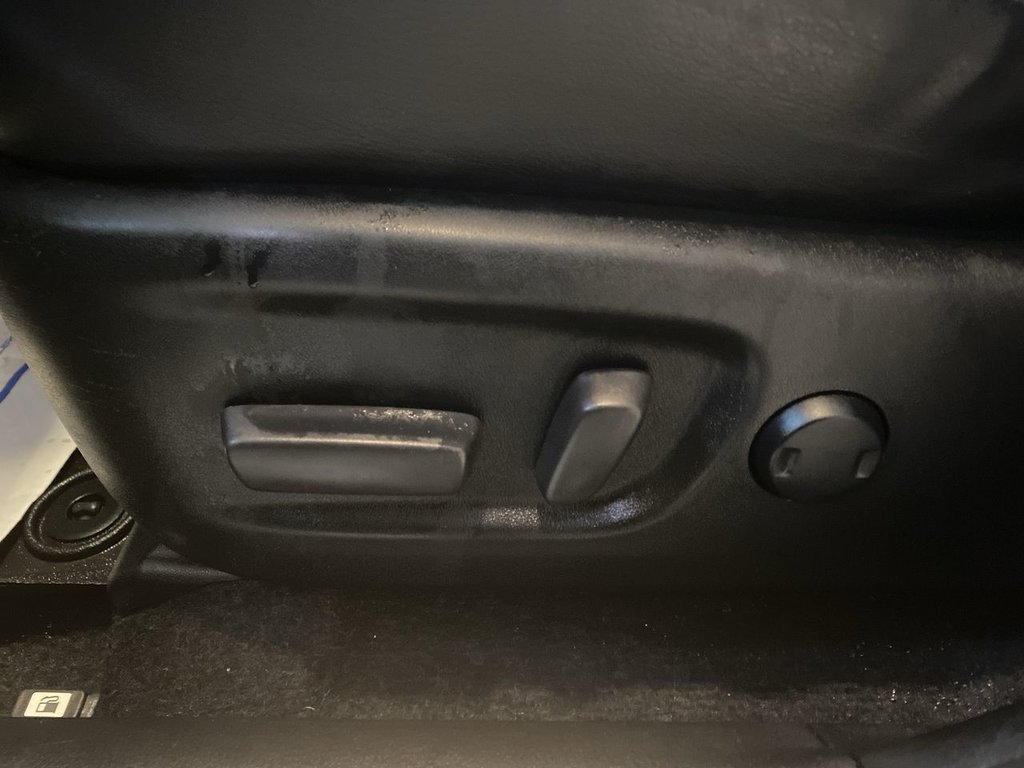 2018 Toyota RAV4 Limited in Alliston, Ontario - 12 - w1024h768px