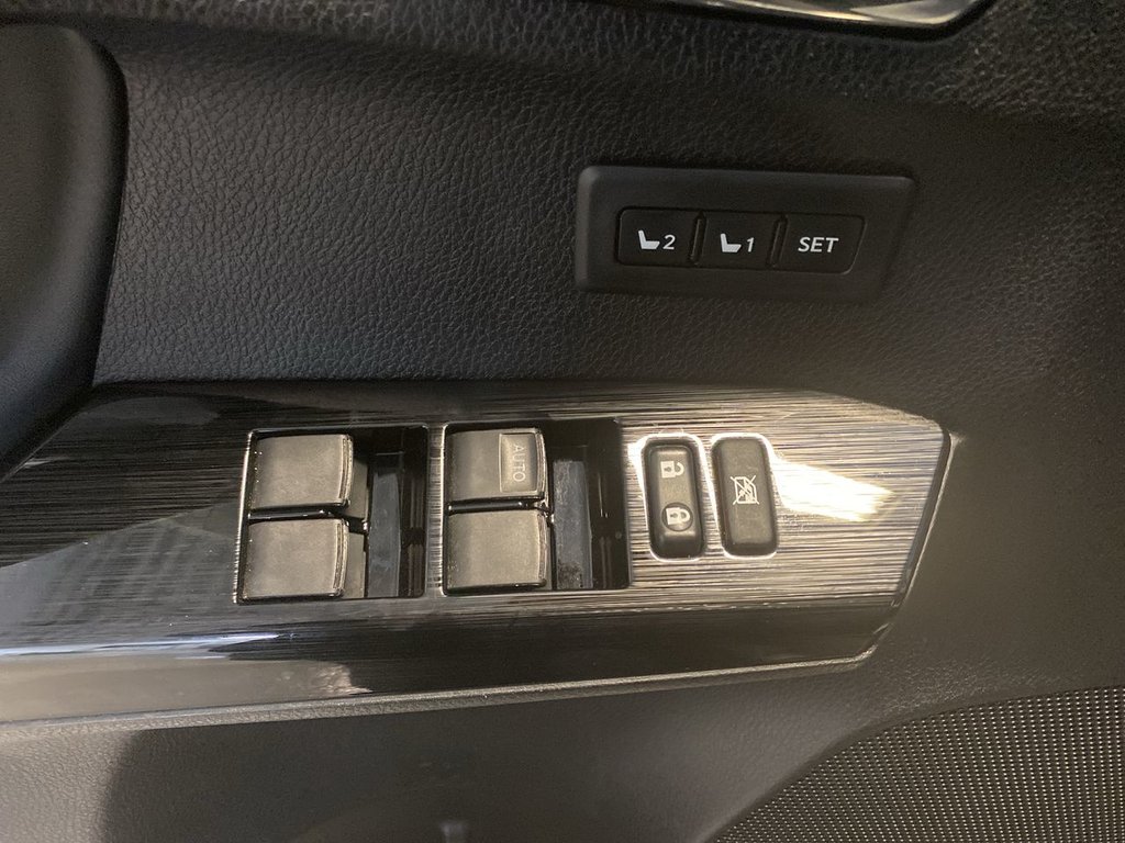 2018 Toyota RAV4 Limited in Alliston, Ontario - 13 - w1024h768px