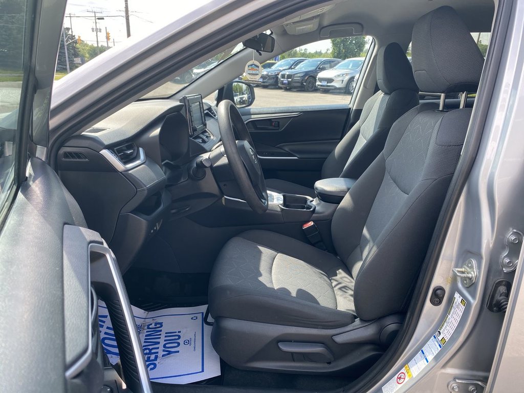 2019 Toyota RAV4 LE in Alliston, Ontario - 11 - w1024h768px