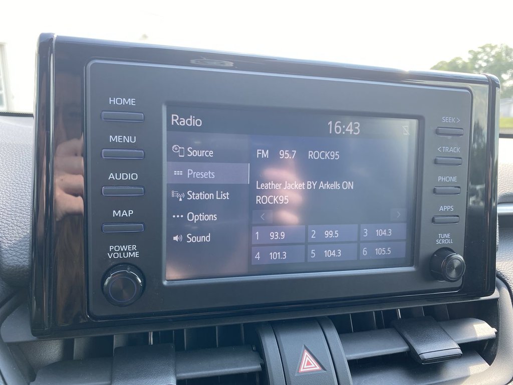 2019 Toyota RAV4 LE in Alliston, Ontario - 16 - w1024h768px