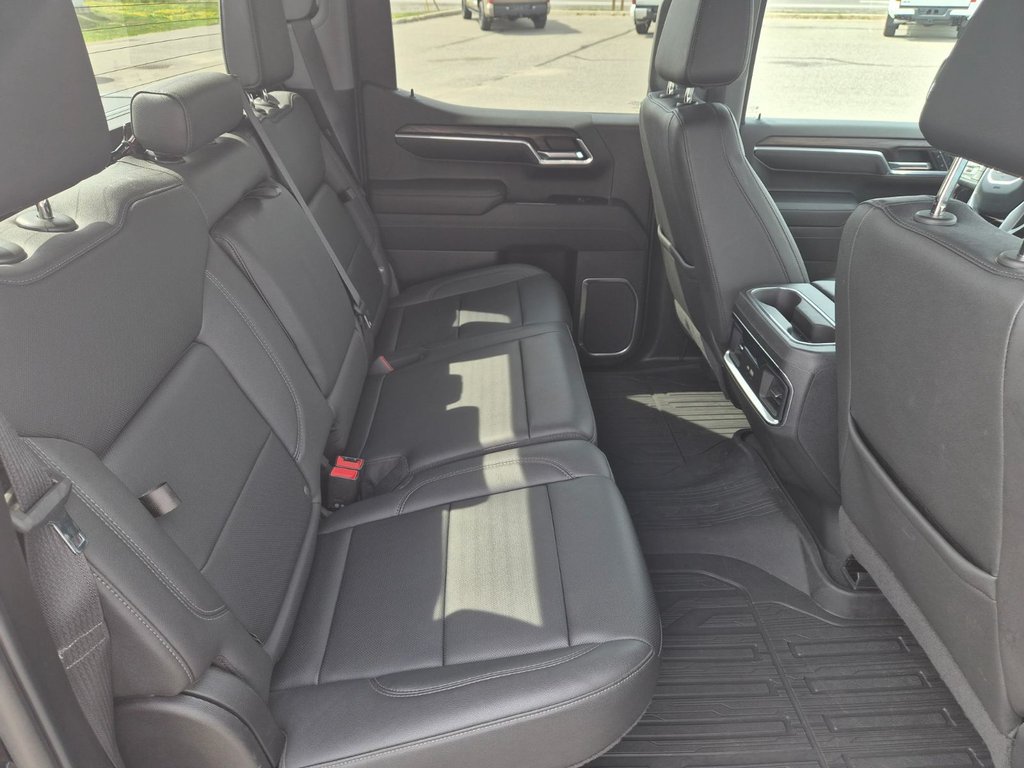 2023 GMC Sierra 1500 SLT in Temiskaming Shores, Ontario - 6 - w1024h768px