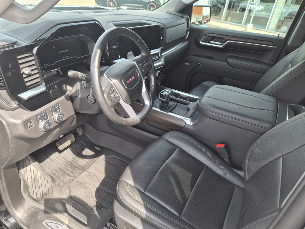2023 GMC Sierra 1500 SLT in Temiskaming Shores, Ontario - 5 - w1024h768px