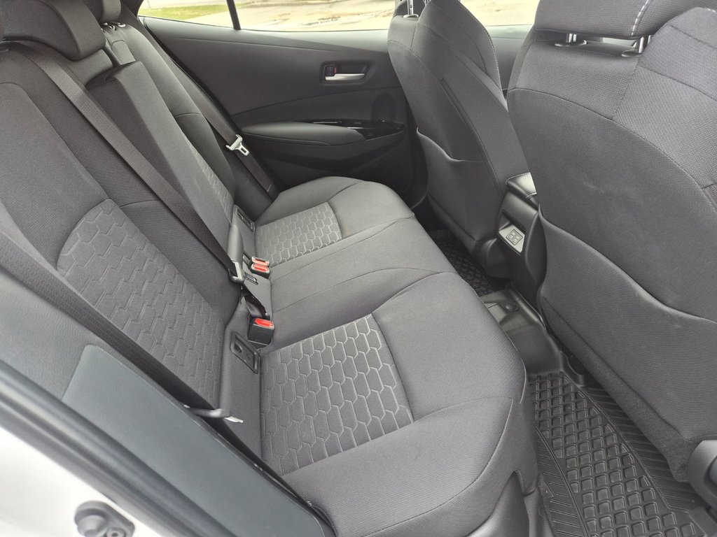 Toyota COROLLA HATCHBA SE UPGRADE PKG 2025 à Temiskaming Shores, Ontario - 6 - w1024h768px