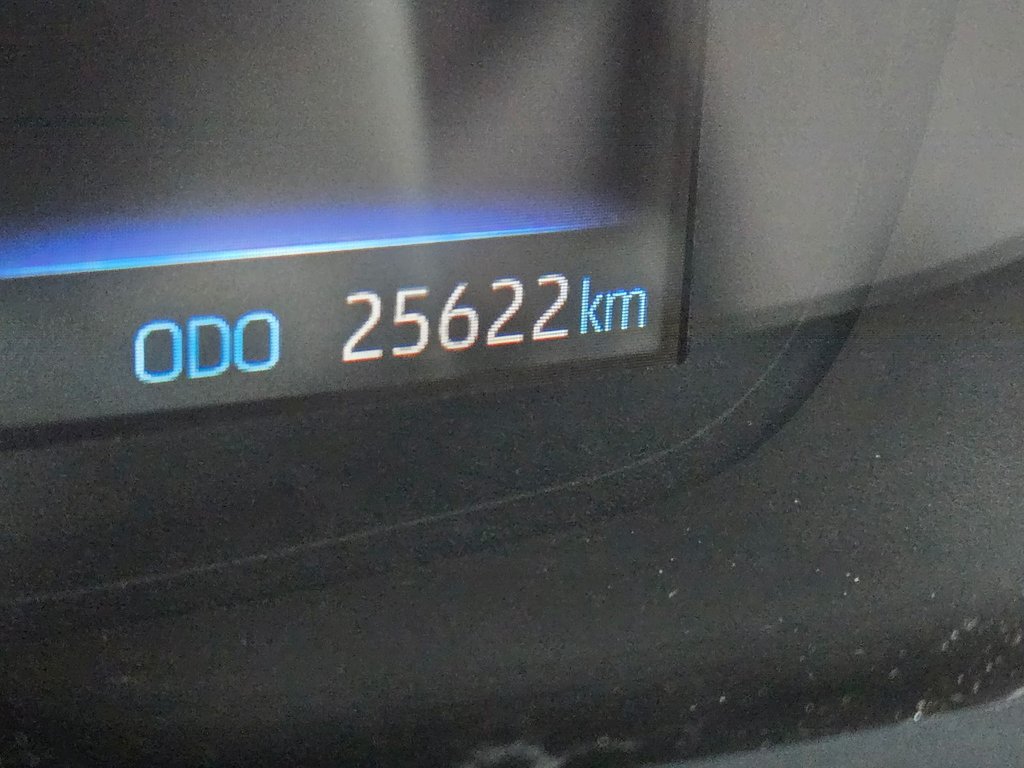 2021 Toyota Corolla LE in Temiskaming Shores, Ontario - 9 - w1024h768px