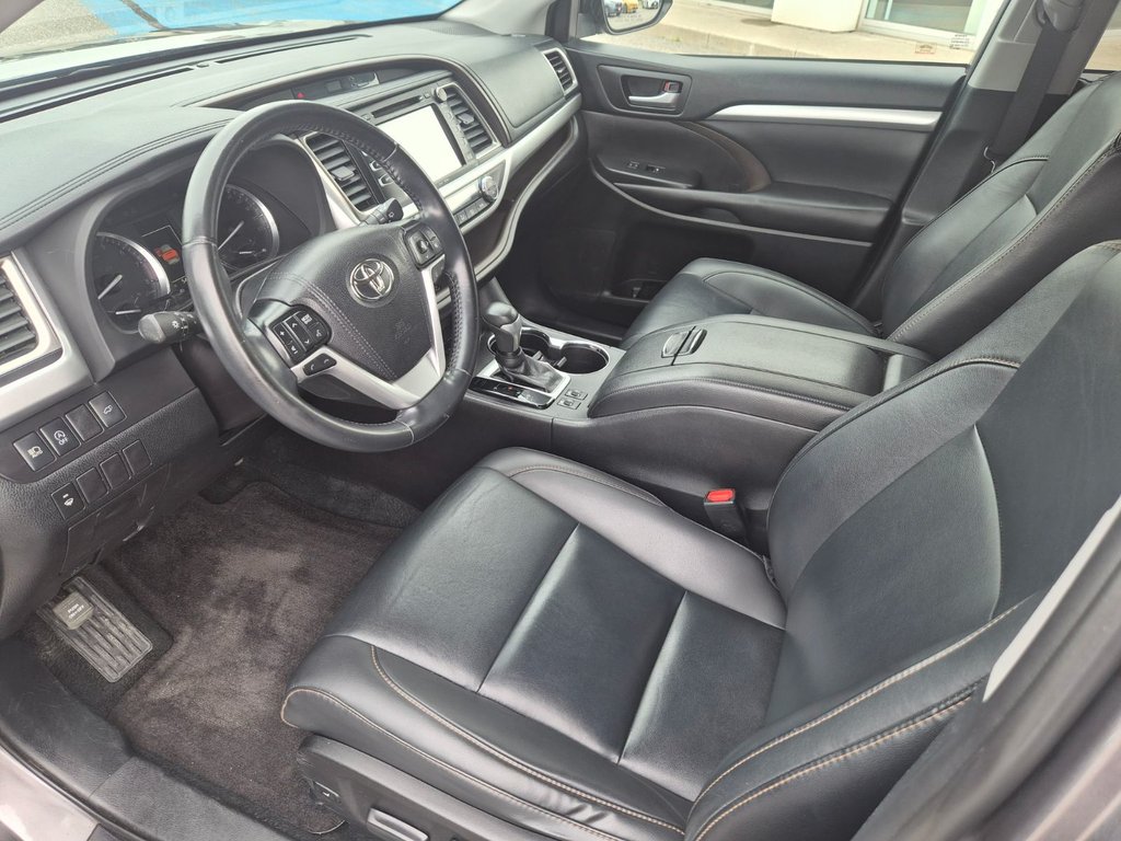 2019 Toyota HIGHLANDER XLE in Temiskaming Shores, Ontario - 5 - w1024h768px