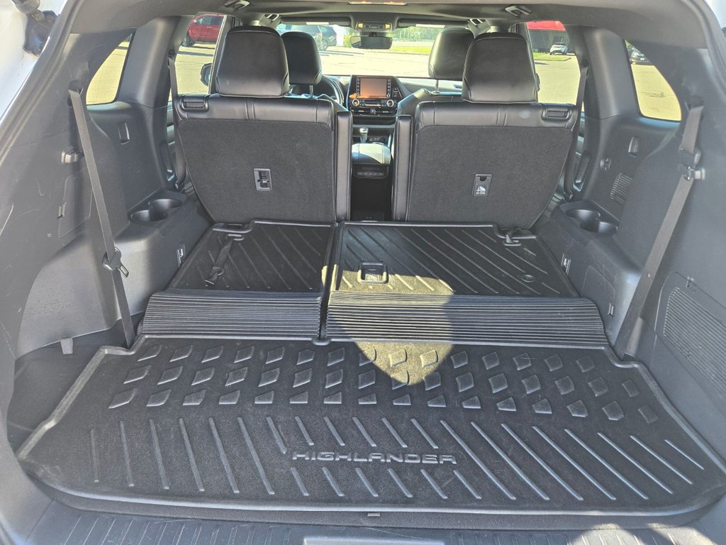 2022 Toyota Highlander XSE in Temiskaming Shores, Ontario - 9 - w1024h768px
