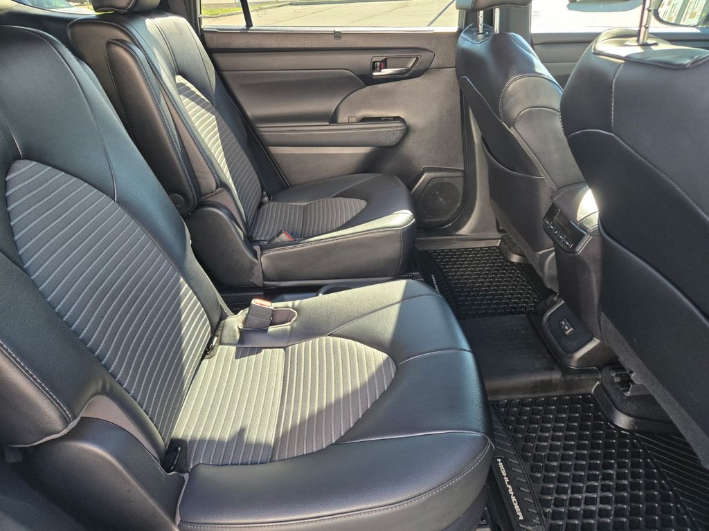 2022 Toyota Highlander XSE in Temiskaming Shores, Ontario - 7 - w1024h768px