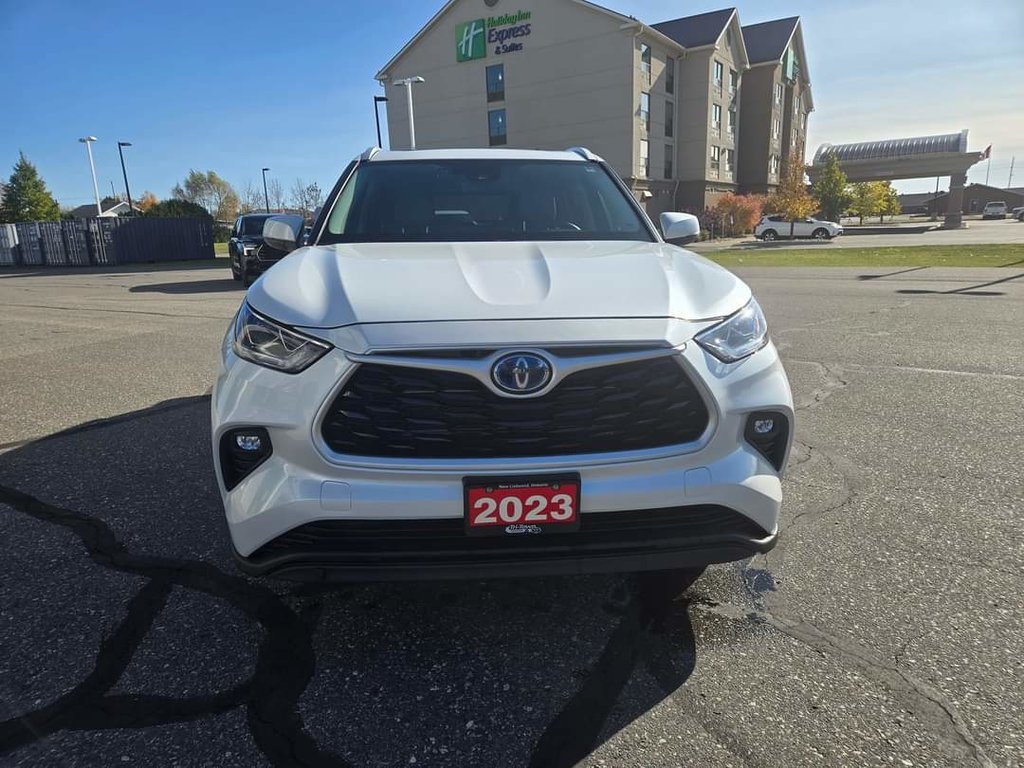 2023 Toyota Highlander HYBRID XLE in Temiskaming Shores, Ontario - 3 - w1024h768px