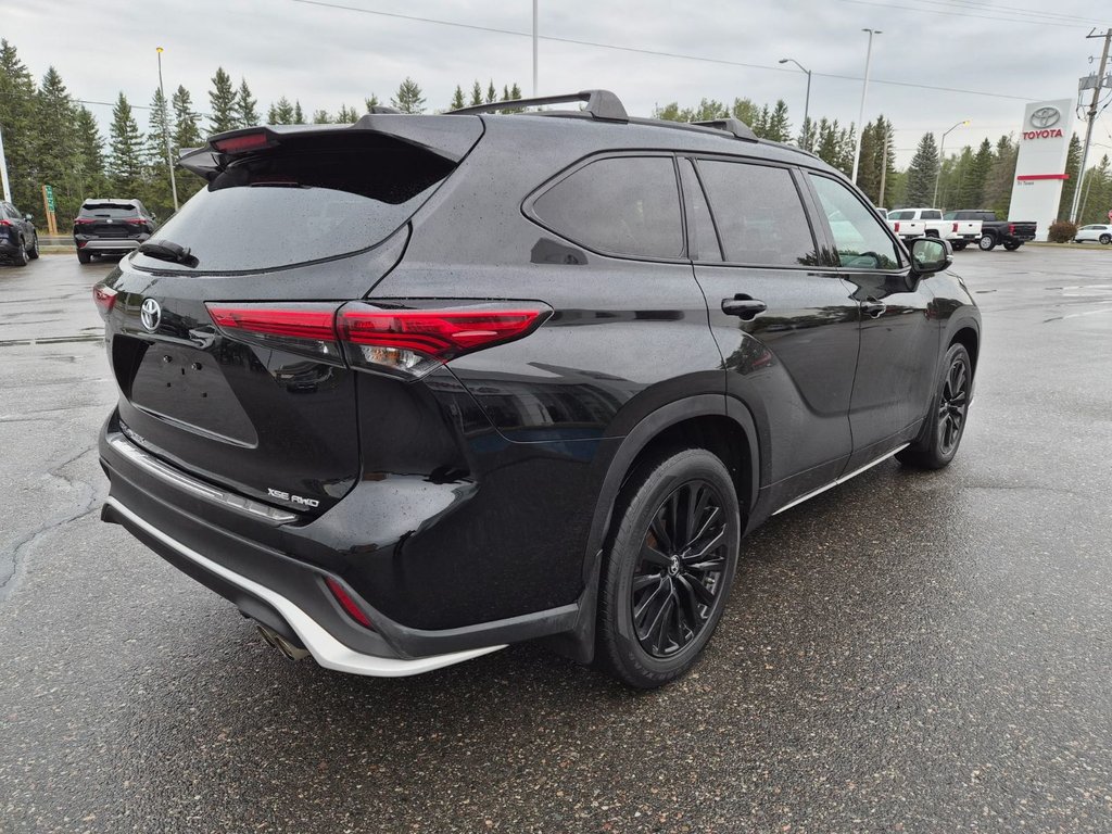 2023 Toyota Highlander XSE AWD in Temiskaming Shores, Ontario - 3 - w1024h768px