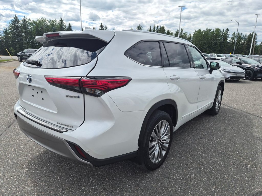 2023 Toyota HIGHLANDER HYBRID PLATINUM in Temiskaming Shores, Ontario - 3 - w1024h768px