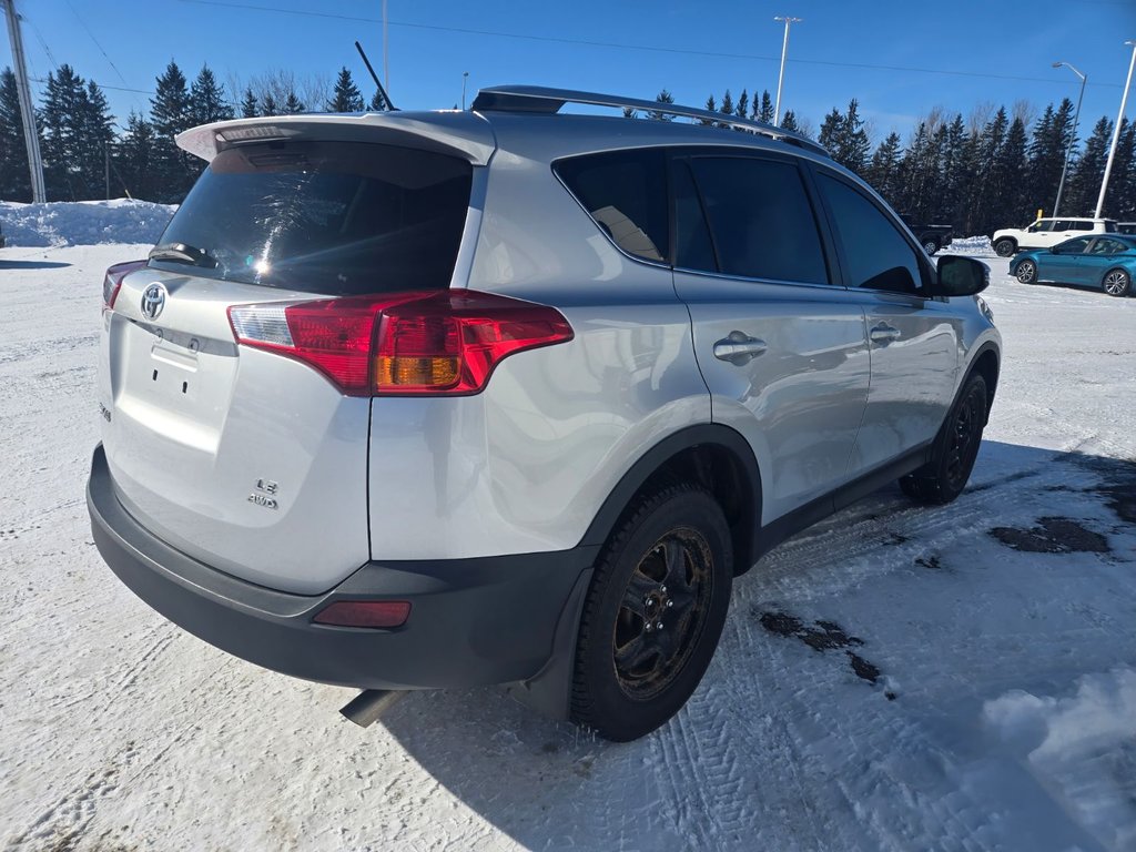 2015 Toyota RAV4 LE in Temiskaming Shores, Ontario - 4 - w1024h768px